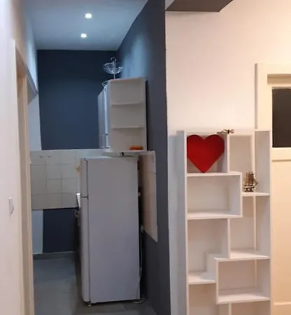 Cozy Mihaela With Balcony, Near Park Marjan & Old Town - Quiet Neighborhood Appartement