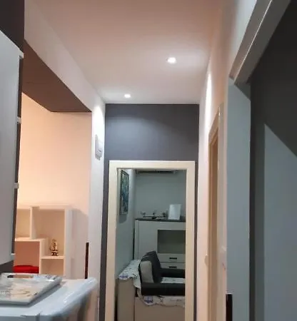 Cozy Mihaela With Balcony, Near Park Marjan & Old Town - Quiet Neighborhood