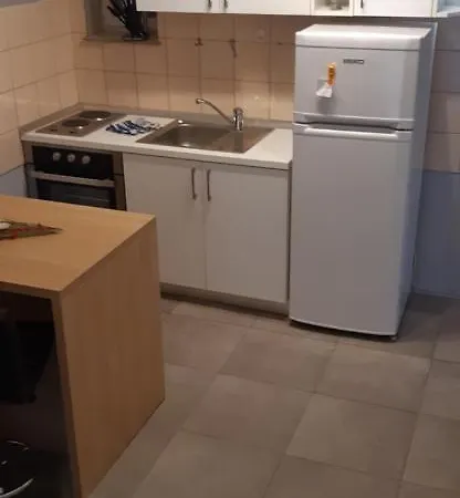 Cozy Mihaela With Balcony, Near Park Marjan & Old Town - Quiet Neighborhood Appartement Split