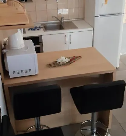 Cozy Mihaela With Balcony, Near Park Marjan & Old Town - Quiet Neighborhood Split