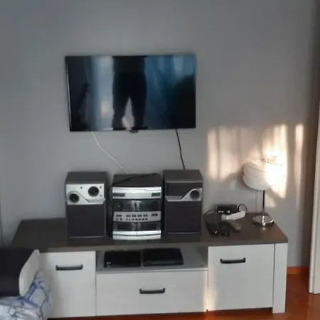 Cozy Mihaela With Balcony, Near Park Marjan & Old Town - Quiet Neighborhood