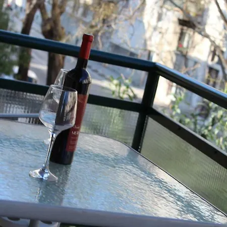 Cozy Mihaela With Balcony, Near Park Marjan & Old Town - Quiet Neighborhood Apartamento