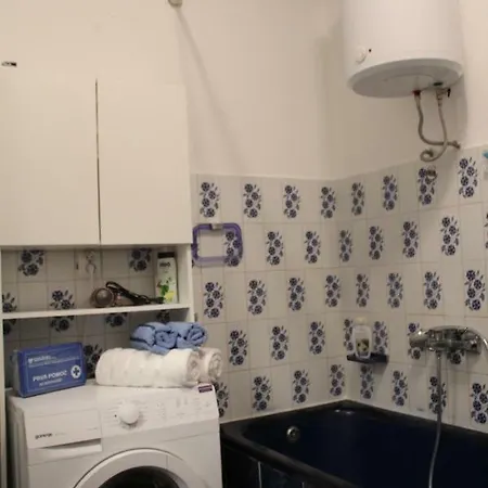 Apartamento Cozy Mihaela With Balcony, Near Park Marjan & Old Town - Quiet Neighborhood *