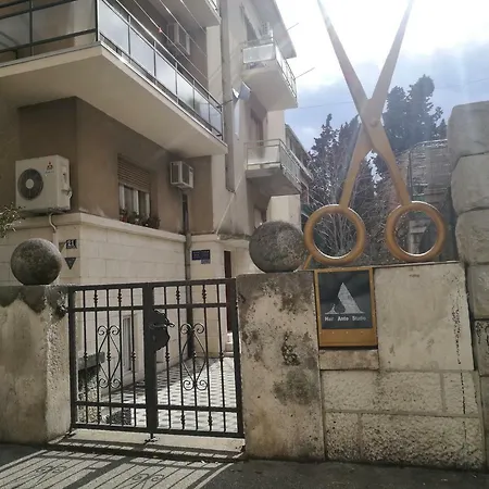 Cozy Mihaela With Balcony, Near Park Marjan & Old Town - Quiet Neighborhood * Split